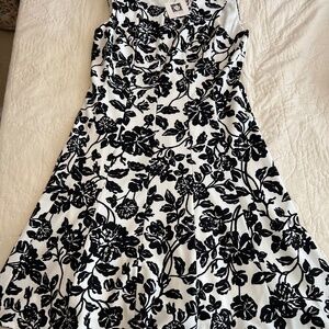 Anne Klein Floral Print Dress size 8 NWT